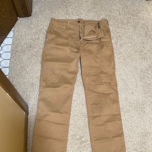 American Eagle mens khaki pants. Extreme flex, original straight fit. 34x32.